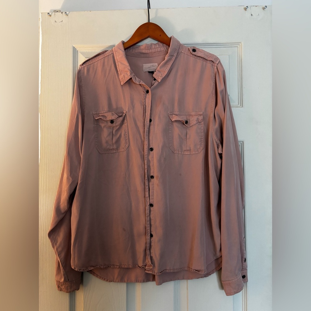 Universal Thread Blush Button-Up Shirt